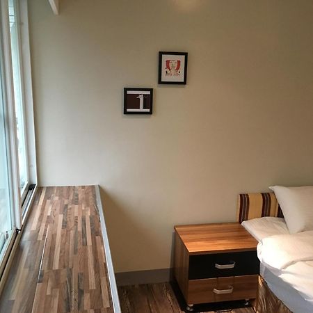 237 Hotel Каосюн Стая снимка