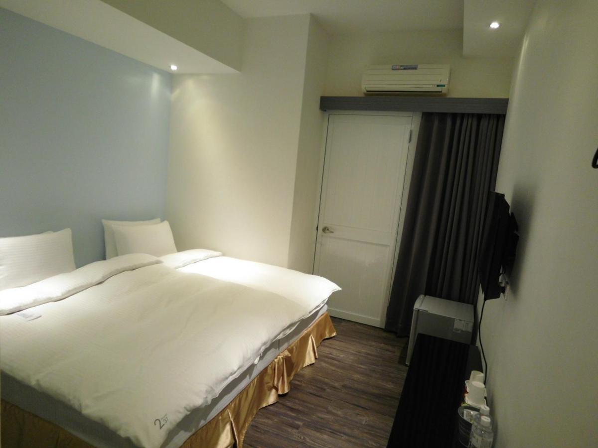 237 Hotel Каосюн Екстериор снимка