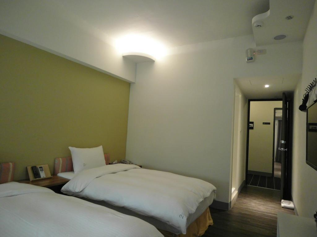 237 Hotel Каосюн Екстериор снимка
