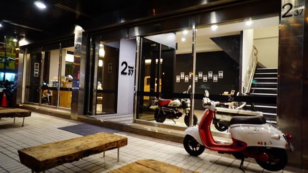 237 Hotel Каосюн Екстериор снимка