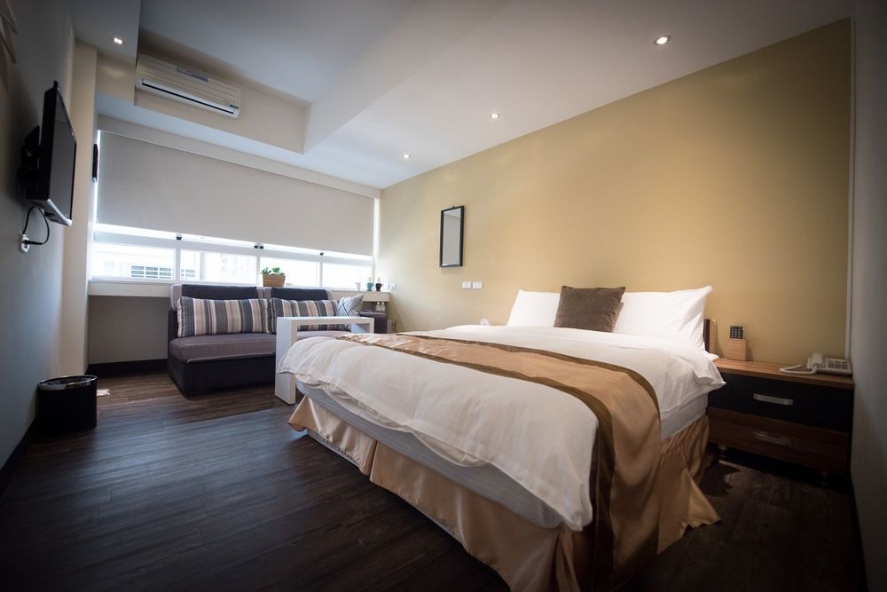 237 Hotel Каосюн Екстериор снимка