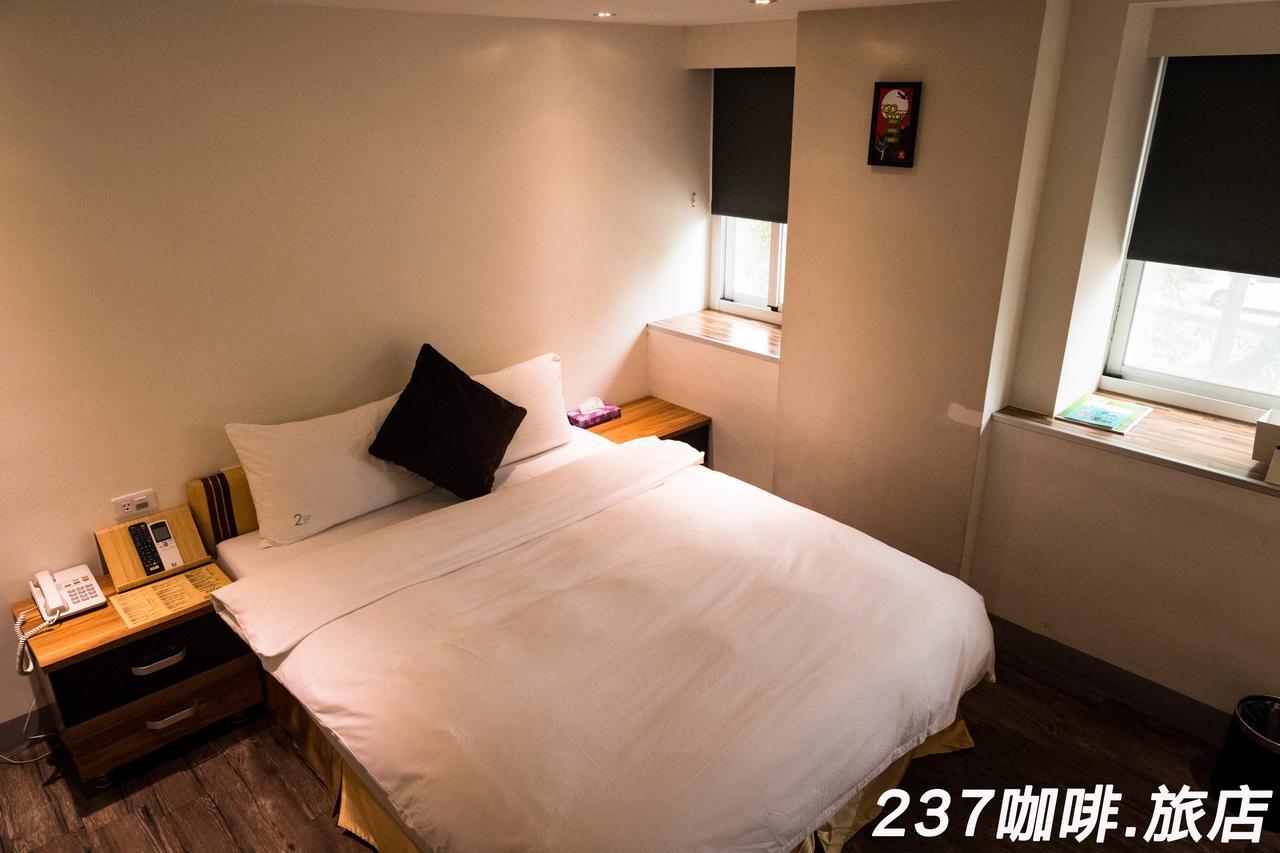 237 Hotel Каосюн Екстериор снимка