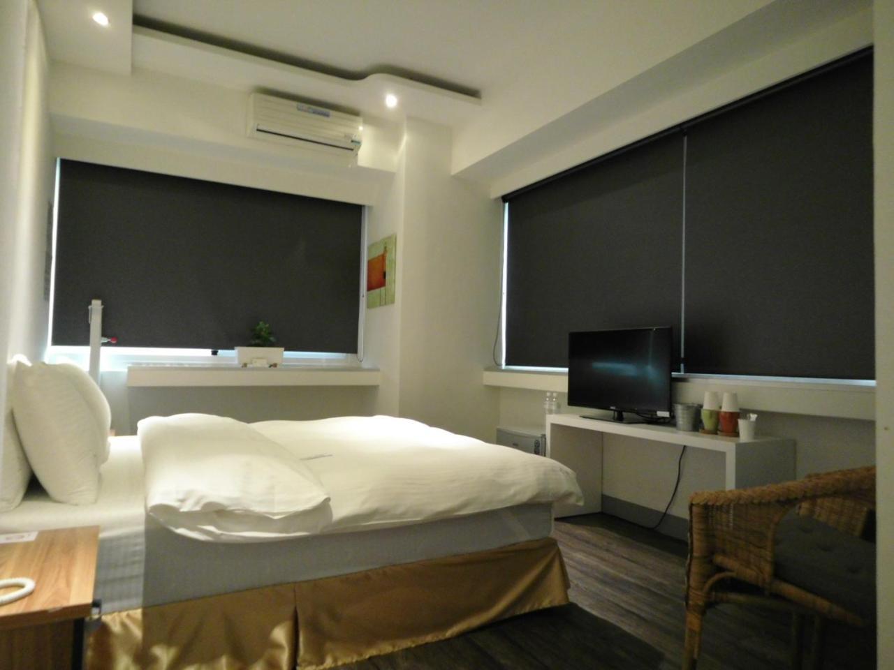 237 Hotel Каосюн Екстериор снимка