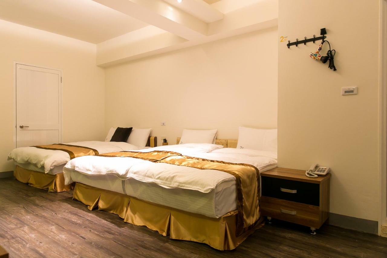 237 Hotel Каосюн Екстериор снимка